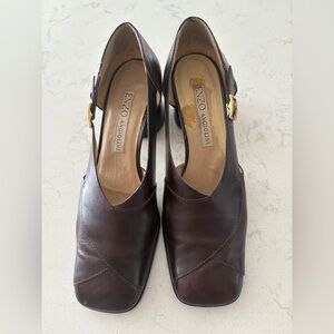 Enzo Angiolini Vintage Brown Leather Slingback Heels with with a CBK Vibe